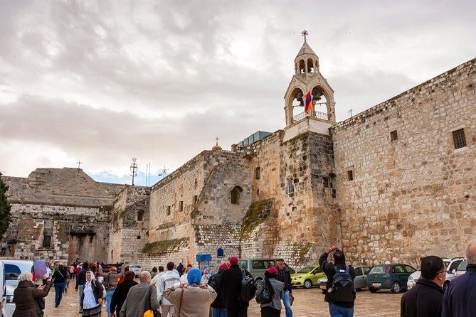 Travel to Bethlehem, Jericho and Qaser Al Yahud - Guided Tour From Jerusalem - Hisham Palace Exploration