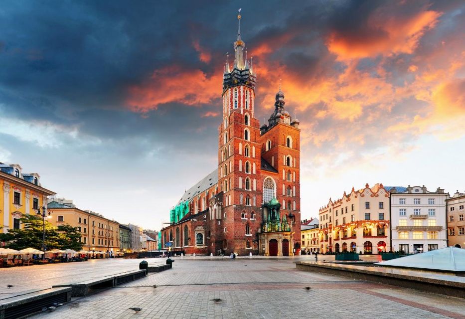 Underground Museum & Market Sq. With St. Marys Church Tour - Tour Highlights