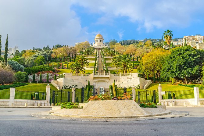 Unforgettable Tour to Caesarea, Haifa, Acre and Rosh Hanikra From Tel Aviv - Visiting the Bahai Gardens