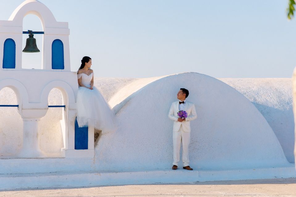 Unique Wedding Photos in Oia Village - Photoshoot Details