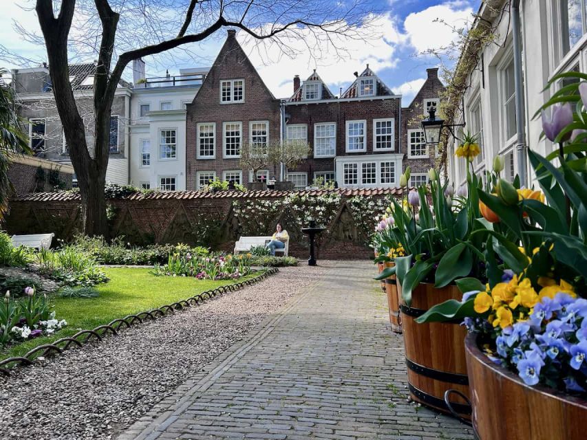 Utrecht: Highlights and Secrets With a Walking Tour - Discovering Utrechts History