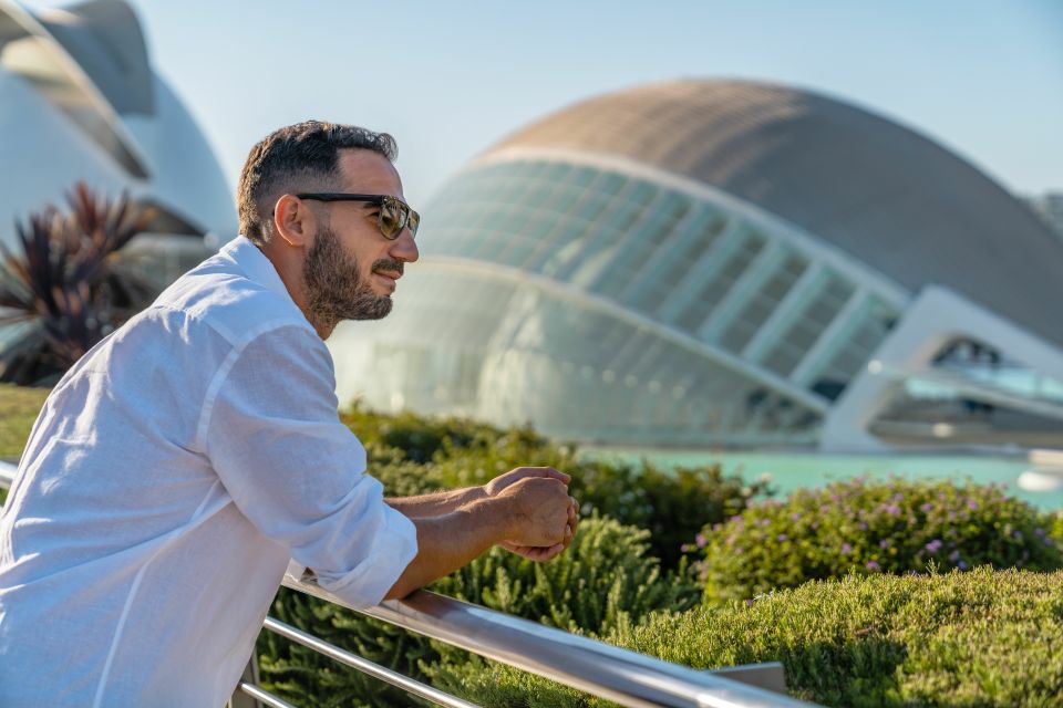 Valencia: Professional Photoshoot at City of Arts & Sciences - Experience and Itinerary