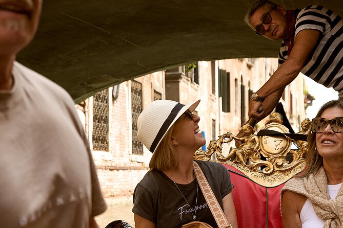 Venice Art Walking Tour With Traditional Spritz and Gondola Ride - Accessibility and Restrictions