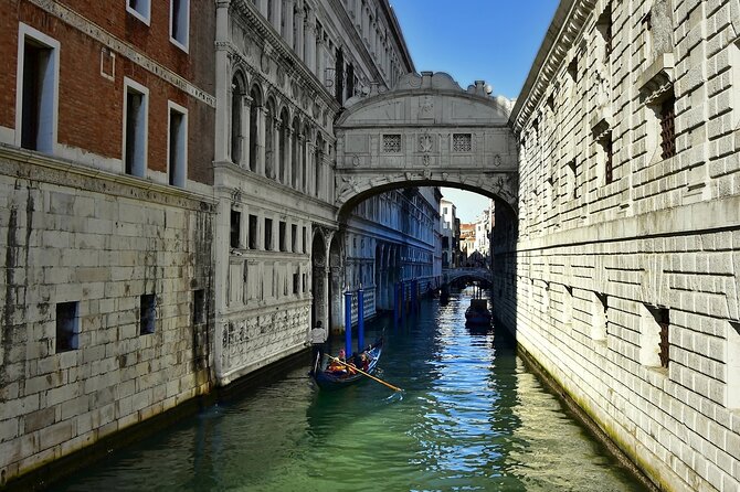 Venice: Doges Palace Guided Tour With Tickets & Optional Gondola - Included in Tour