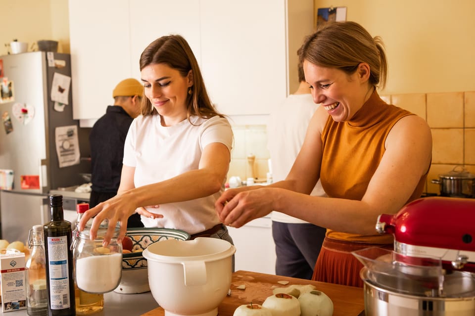 Vienna; Cooking Class: Schnitzel&Strudel - Cooking Experience