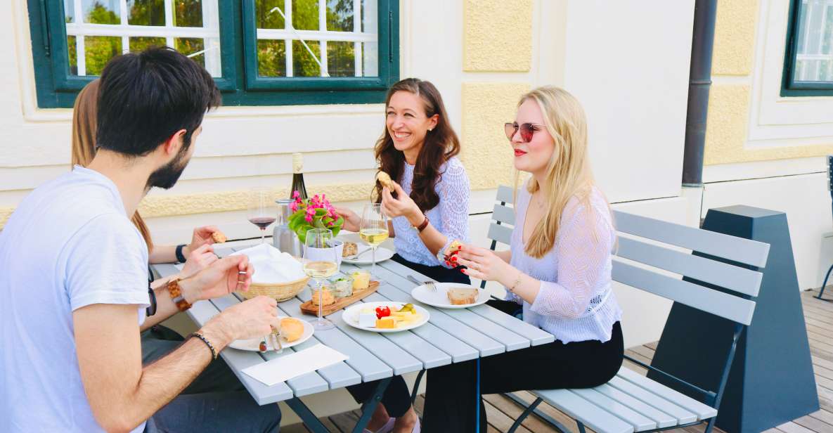 Vienna: Wine Tasting at Schönbrunn Palace - Learning About Grape Varieties