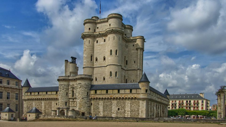 Vincennes Castle: Private Guided Tour With Entry Ticket - Discover the Towering Keep