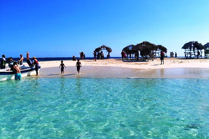 VIP Tour to Paradise Island & the Mangroves - Beverages and Buffet Lunch