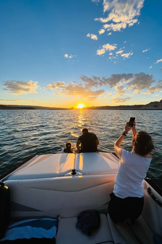 Wahweap: Antelope Canyon Photo Tour by Small Boat - Admiring Natural Rock Formations