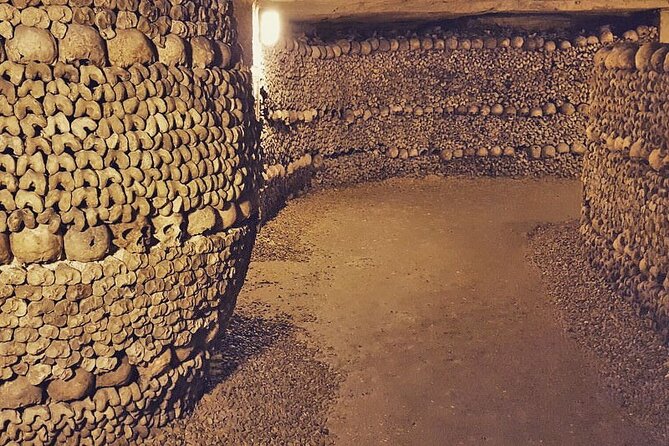 Walking-tour in the Heart of Paris + Tickets for Paris Catacombs - Guide and Meeting Details