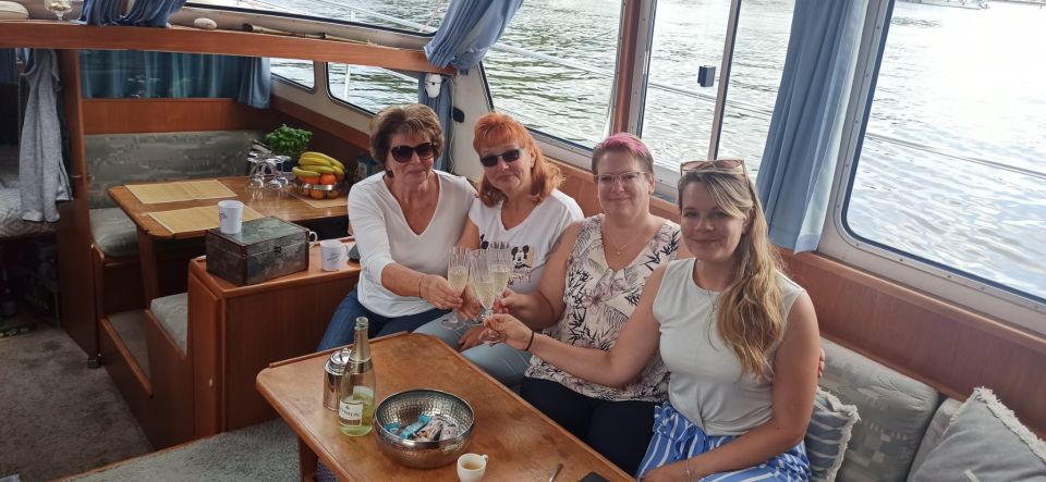 Wannsee: 4h Private Seven Lakes Boat Tour With Skipper - Sailing on a Private Yacht