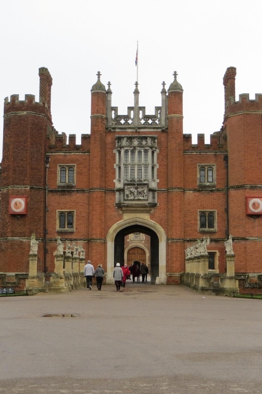 Windsor Castle Hampton Court Palace Private Tour With Pass - Windsor Castle Highlights