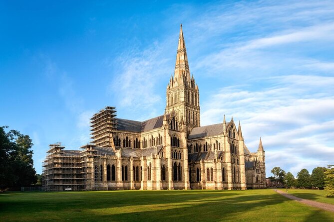 Windsor Castle, Stonehenge & Salisbury Cathedral - Meeting Point and Departure