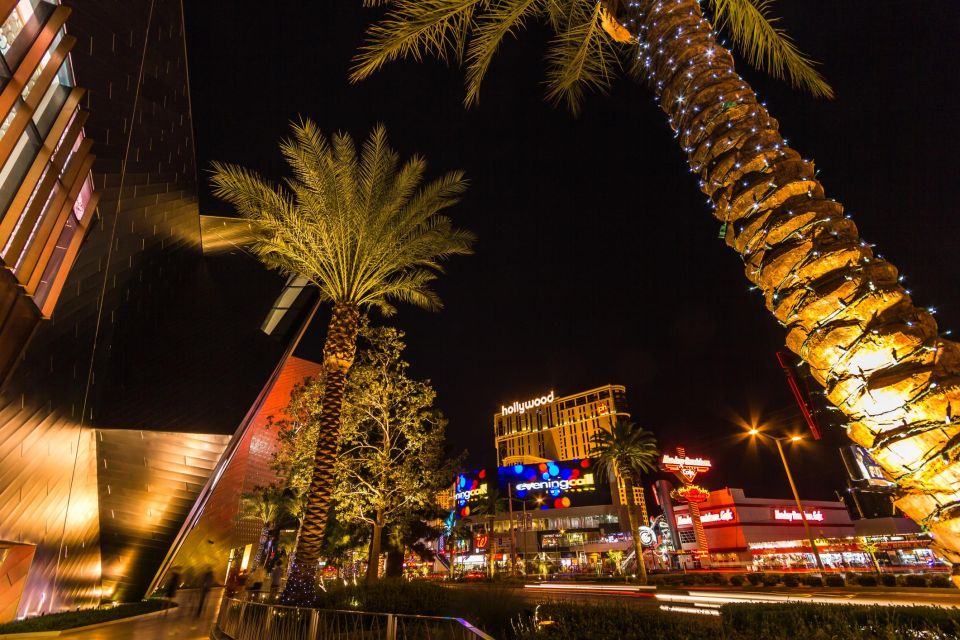 Winter Wonders of Vegas: A Festive Stroll - Festive Itinerary