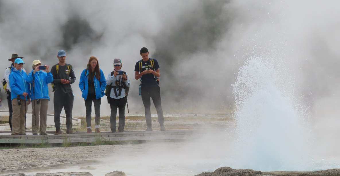 Yellowstone: Upper Geyser Basin Hike With Lunch - Hike Difficulty and Restrictions