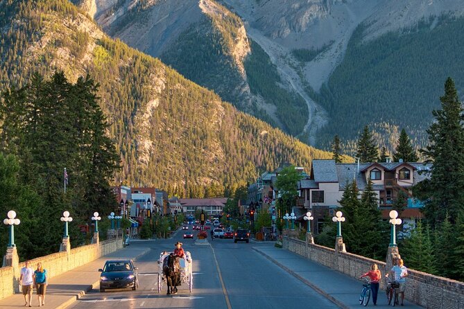 3Day Rockies Tour-Jasper+ Banff+ Icefield+ JohnstonCanyon+ 3Lakes - Accommodation