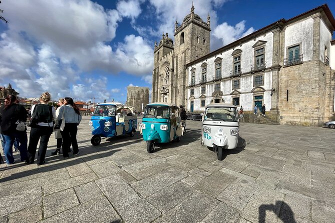 3h30 Tour in Porto by Tuk Tuk - Transportation Details