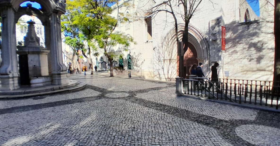 4-Hours Lisbon Sightseeing Highlights Tour - Exploration of Neighborhoods