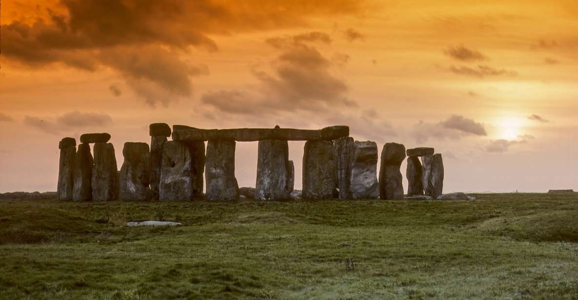 6-Hour Private Trip From London to Stonehenge - Entrance to Stonehenge