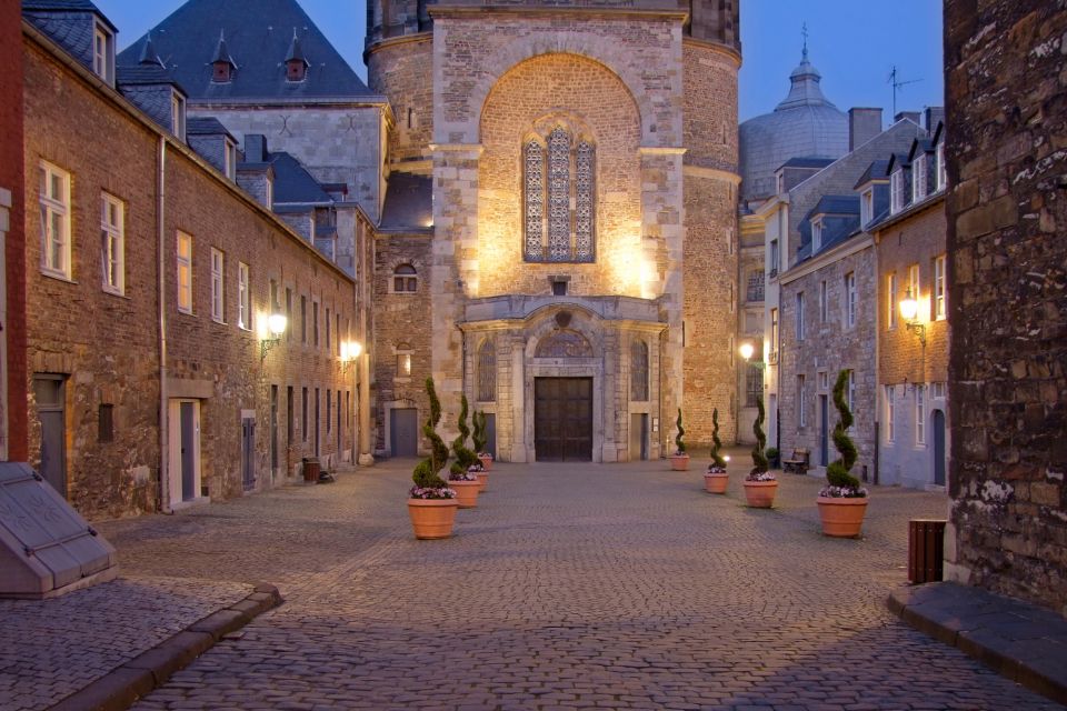 Aachen: City Exploration Game and Tour - Booking and Payment