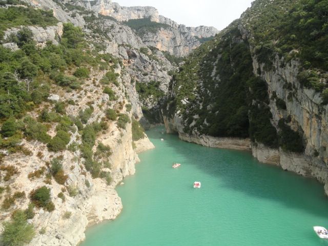 Aix-en-Provence: Verdon Gorge & Moustiers-Sainte-Marie - Recommended Attire