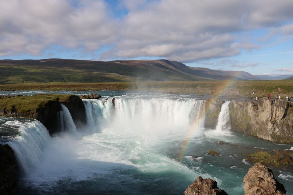 Akureyri Port: Lake Mývatn & Goðafoss Waterfall Day Trip - Magnificent Godafoss Waterfall