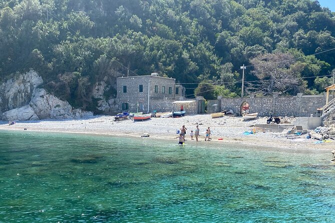 Amalfi Coast Small Group Day Boat Tour With Limoncello Onboard - Group Size and Meeting Point