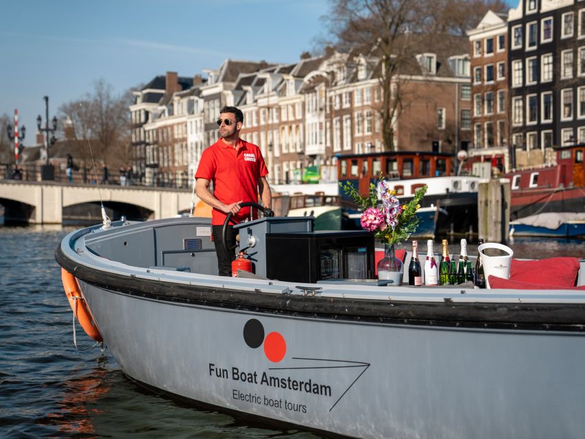 Amsterdam: Canal Cruise With Dutch Pancakes and Drinks - Itinerary and Main Sites