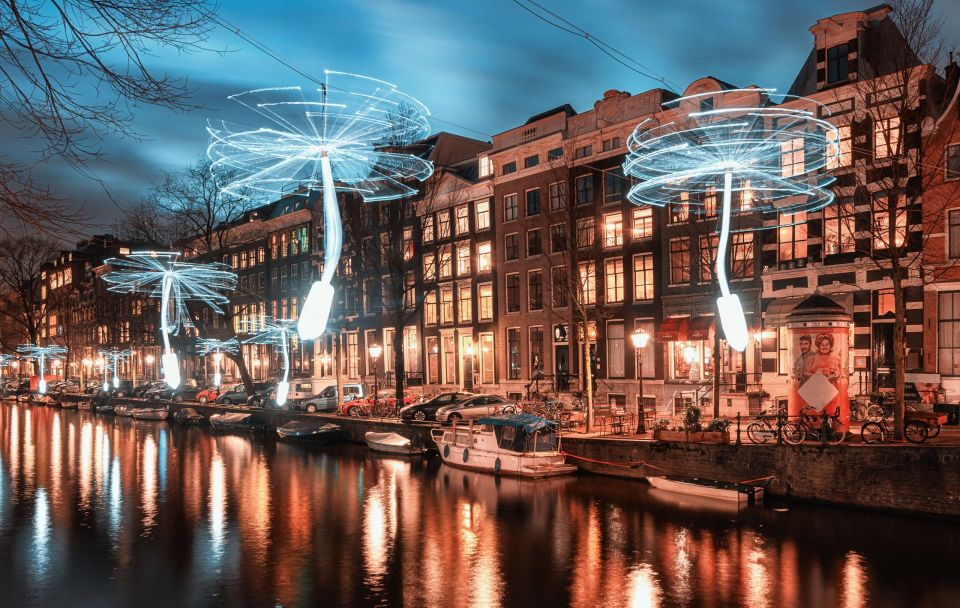 Amsterdam: Light Festival Canal Cruise With Live Commentary - Itinerary and Main Sites