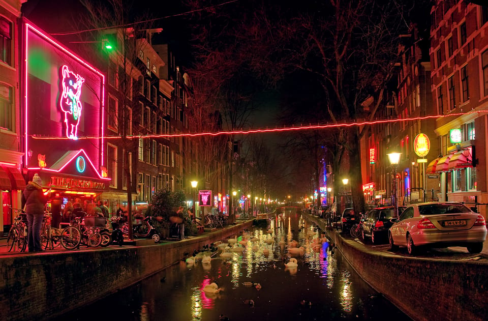 Amsterdam: Private Red Light District Tour in Spanish - Experience Details