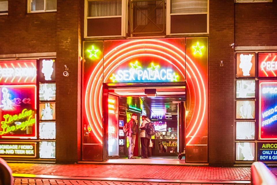 Amsterdam Red Light District & Coffee Shop Tour - Itinerary and Locations