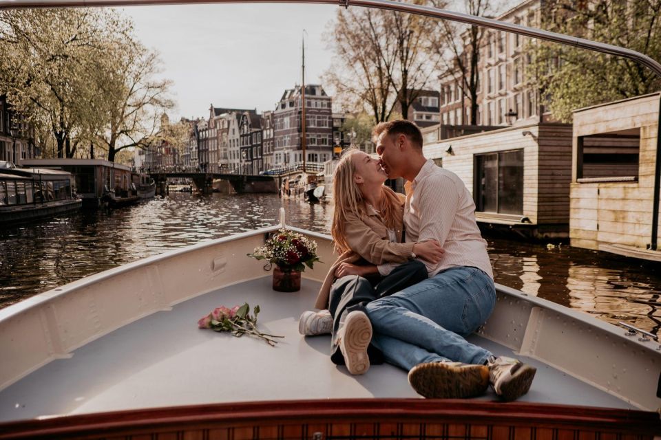 Amsterdam: Romantic Private Canal Tour and Prosecco & Snacks - Experience Highlights