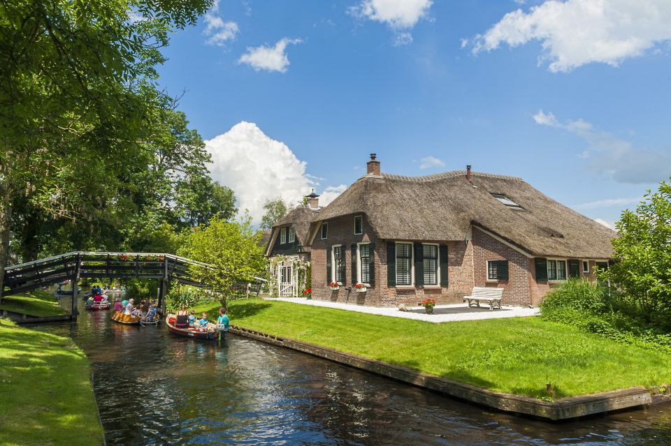 Amsterdam: Small Group or Private Tour to Giethoorn + Lunch - Highlights