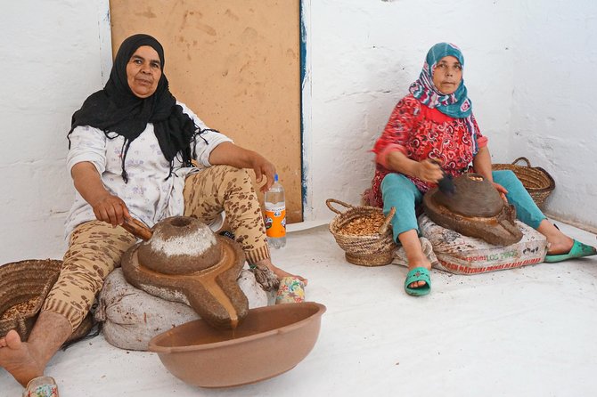 Argan Forest, Tea Time at a Berbers Family & Visit of an Argan Cooperative. - Visiting the Argan Cooperative