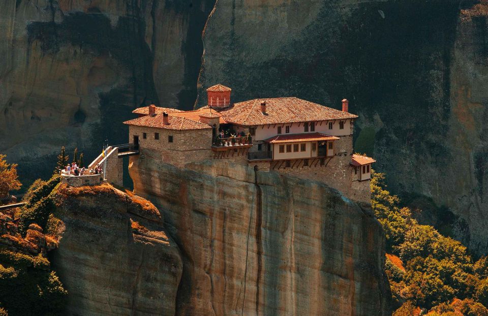 Athens : Delphi - Meteora - Thermopulae 2 Day Tour ! - Delphi Exploration