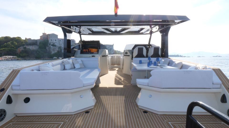 Athens: Private Daily Yacht Cruise to Spetses and Porto Heli - Explore Old Port of Spetses