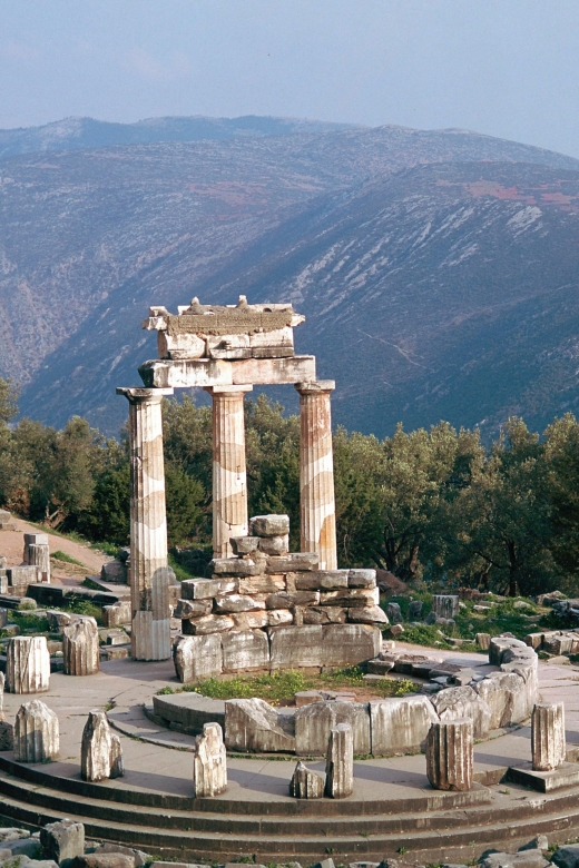 Athens to Delphi and Arachova Full Day Tour - Tour Features