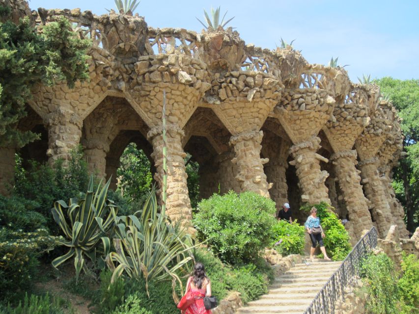 Barcelona: Gaudí's Park Güell and Casa Batlló Private Tour - Highlights and Experience