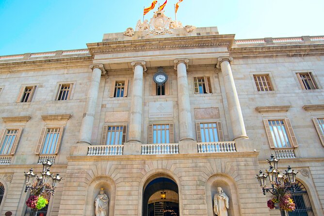 Barcelona Gothic Quarter Scavenger Hunt and City Highlights Walking Tour - Group Activity and Puzzle-Solving