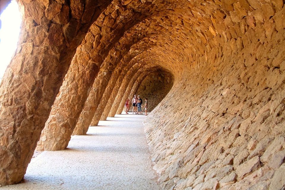 Barcelona & Park Güell: Private Half-Day Tour With Pickup - Inclusions