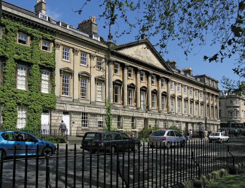 Bath: Private Walking Tour - Admiring the Architectural Splendor of Bath Abbey