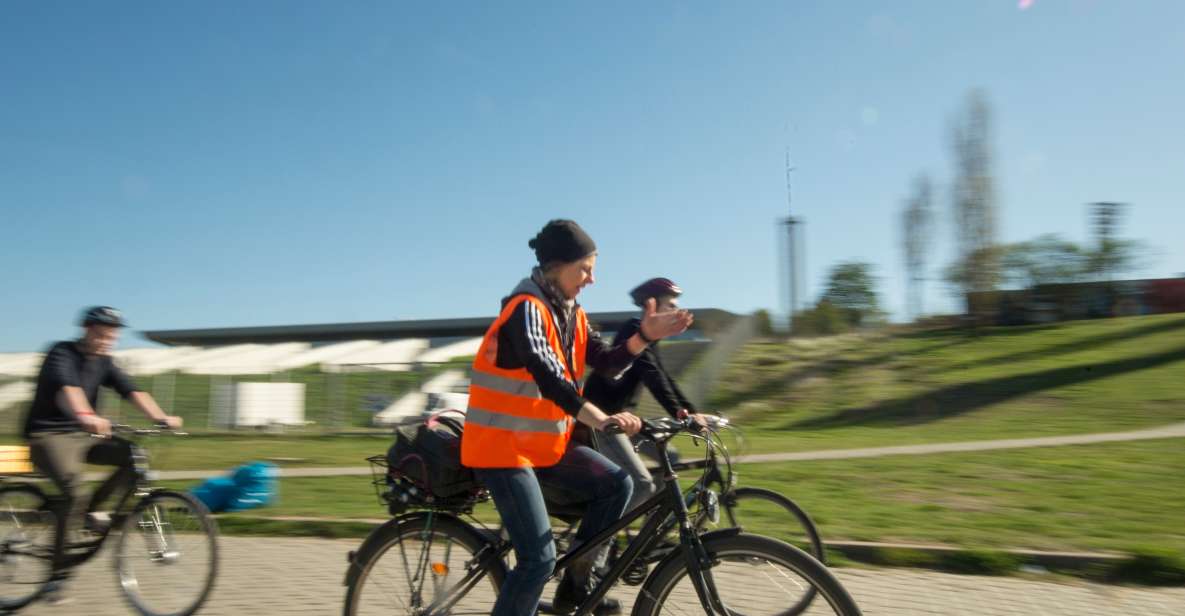 Berlin: Guided City Bike Tour - Bicycle and Gear Rental