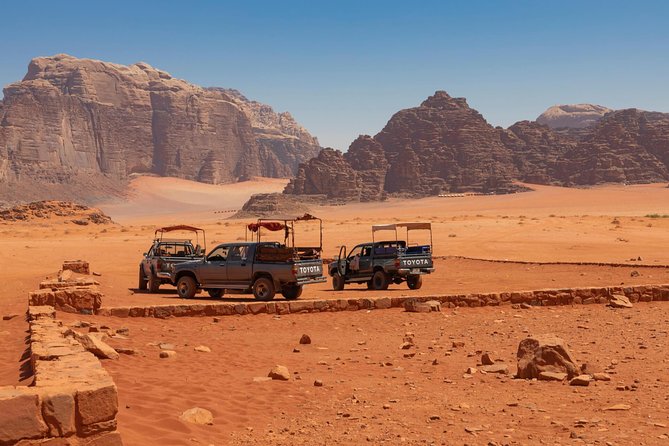 Best of Wadi Rum | Full Day Jeep Tour + Sleep Under the Stars | Pack All-In - Explore the Desert Landscape