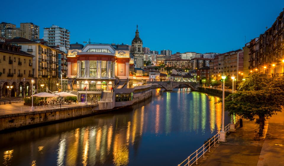 Bilbao & Guggenheim Private Walking Tour From Hotel/Center - Iconic Guggenheim Museum