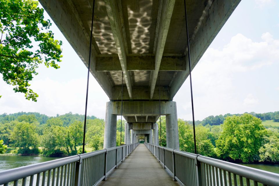 Blue Ridge Parkway – Driving Audio Tour (Roanoke ↔ Afton) - Exploring the Bad Fork Valley