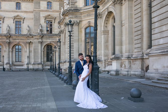 Book Exclusive Eiffel Tower Photoshoot Parisian Photographer - Accessibility and Transportation