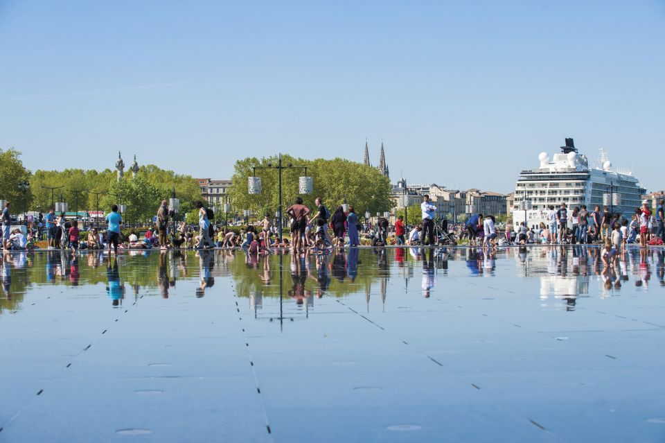 Bordeaux: Guided Walking Tour - Exploring the City