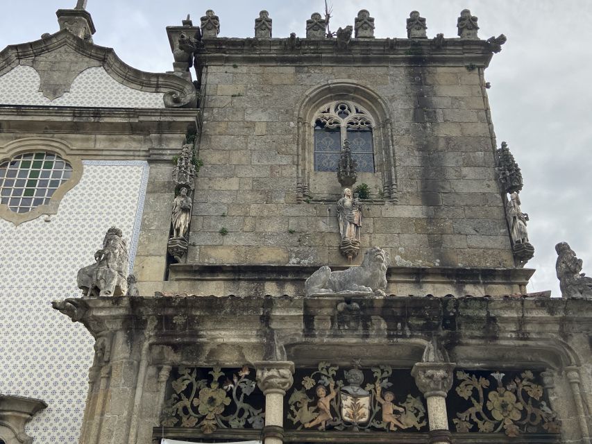 Braga: Casa Dos Coimbras (Chapel and Tower) Ticket & Drink - Historical Significance