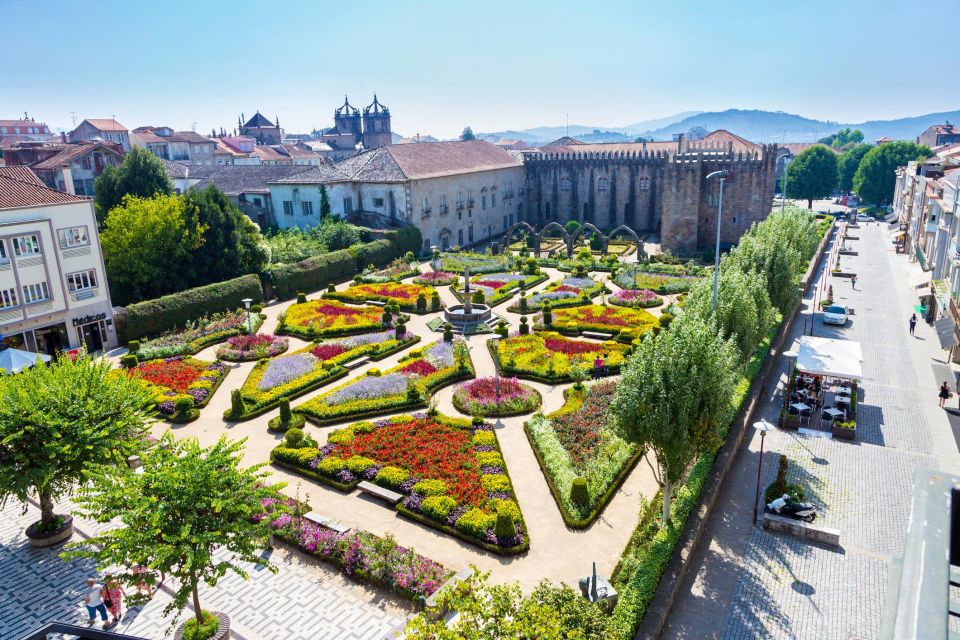 Braga's Family Discovery Trail: A Walk Through History - Magical Moments in Gardens