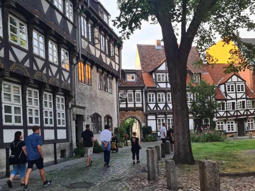 Braunschweig: Guided Walking Tour With Food Tastings - Inclusions